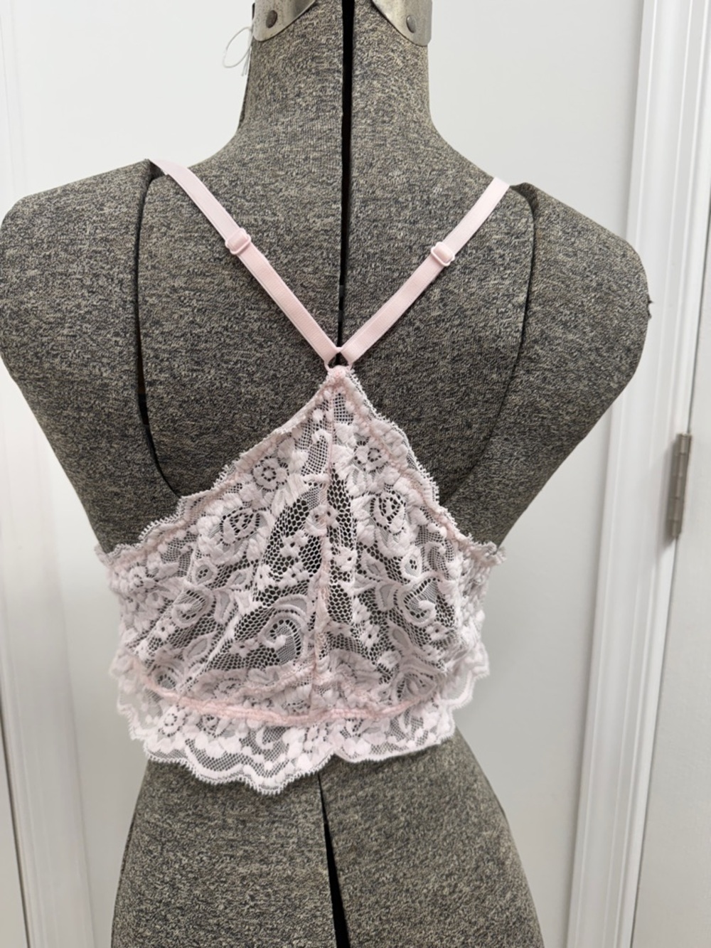 Light Pink Lace Crop Bralette - Picture 4 of 8